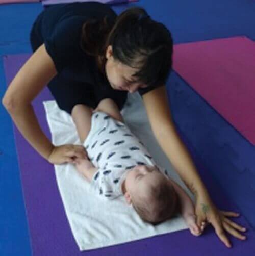 12 bài tập thể dục cho bé sơ sinh phát triển toàn diện cha mẹ nên biết 20