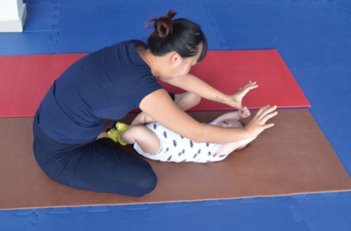 12 bài tập thể dục cho bé sơ sinh phát triển toàn diện cha mẹ nên biết 22
