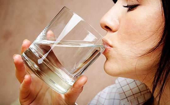 uống nước nhiều tốt cho thai và cơ thể