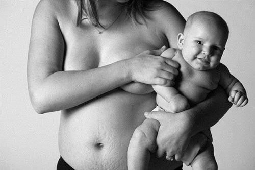 Bộ ảnh khắc họa chân thật hình ảnh cơ thể người mẹ sau sinh 21