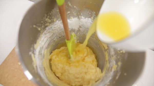 Cách làm bánh cupcake cam vàng thơm ngon miễn chê 22
