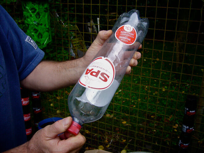 Cách làm “tháp rau” từ chai nhựa để trồng rau sạch tại nhà 28
