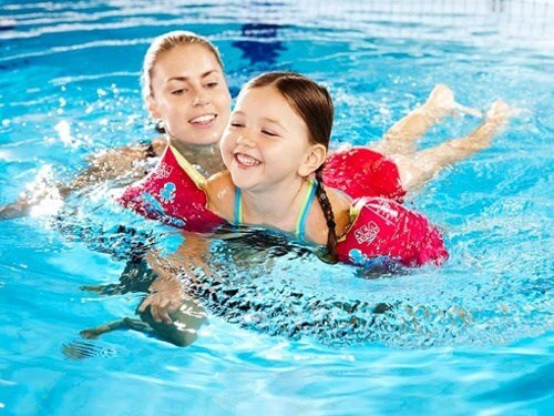 Cách phòng tránh tai nạn đuối nước cho con khi đi bơi 8
