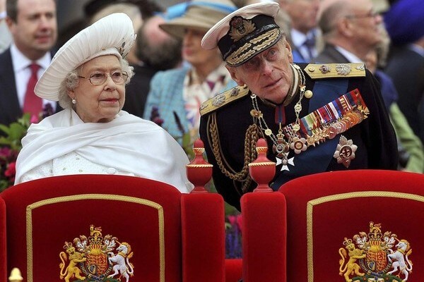 Chuyện tình 70 năm của chàng hộ vệ trung thành với nữ hoàng Elizabeth 13