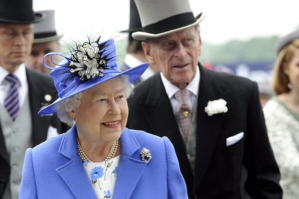 Chuyện tình 70 năm của chàng hộ vệ trung thành với nữ hoàng Elizabeth 15