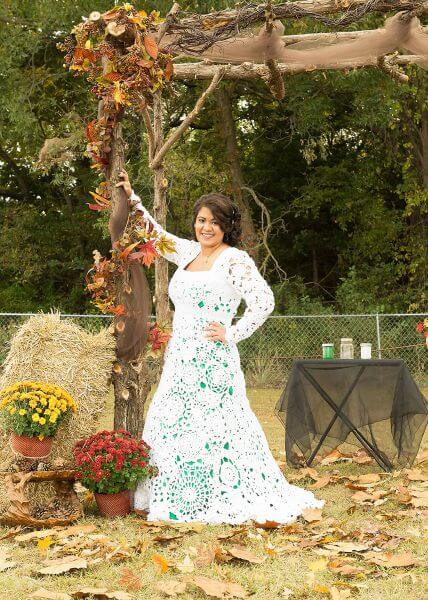 Cô dâu 22 tuổi tự tay làm váy cưới cho chính mình 14