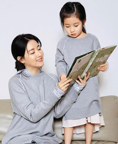 Hình ảnh mới nhất về cặp song sinh của nàng Dae Jang Geum 12
