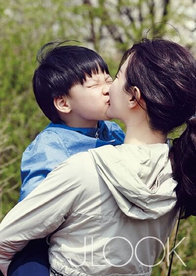 Hình ảnh mới nhất về cặp song sinh của nàng Dae Jang Geum 15