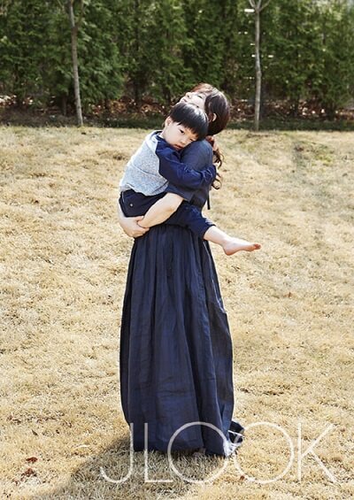 Hình ảnh mới nhất về cặp song sinh của nàng Dae Jang Geum 16