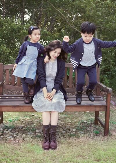 Hình ảnh mới nhất về cặp song sinh của nàng Dae Jang Geum 17