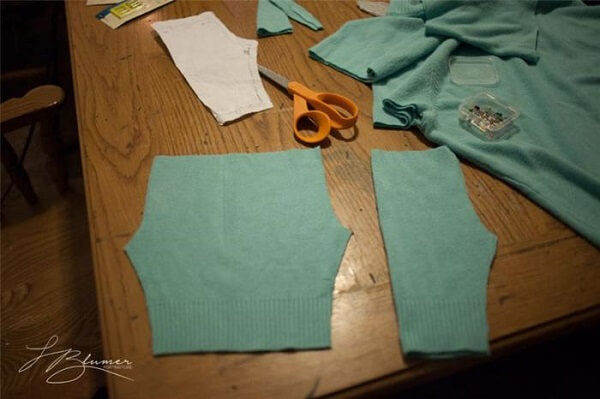 Hô biến áo len cũ thành quần siêu dễ thương cho bé chỉ bằng vài thao tác đơn giản 23