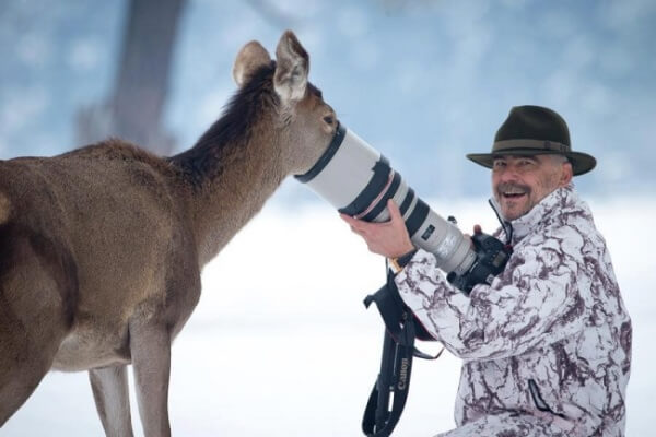 Khoảnh khắc "khó đỡ" của các nhiếp ảnh gia khi chụp ảnh động vật hoang dã 16