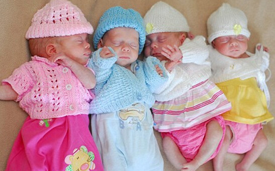 Khởi đầu năm mới với hình ảnh các bé sinh 4 cực kì hiếm 20