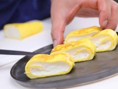 Mẹo khéo làm món trứng cuộn 2 lớp trắng vàng đẹp mắt cho bé ngon cơm 28