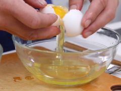 Mẹo khéo làm món trứng cuộn 2 lớp trắng vàng đẹp mắt cho bé ngon cơm 21