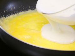 Mẹo khéo làm món trứng cuộn 2 lớp trắng vàng đẹp mắt cho bé ngon cơm 25