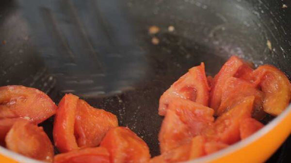 Món sò điệp xào cà chua thơm ngon bổ dưỡng 14