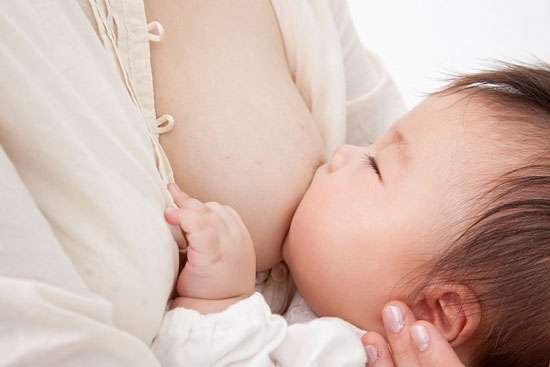sữa non liều vaccine cho bé