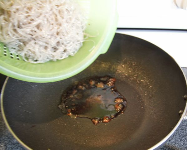 Tuyệt chiêu nấu món miến trộn Hàn Quốc ngon không thua gì ngoài hàng 32