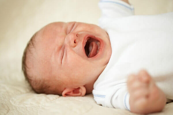 6 cách đốt vía cho trẻ sơ sinh hết khóc bất thường 3