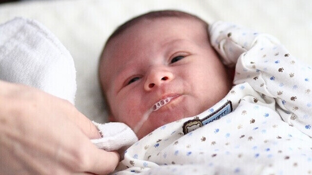 cách chữa nôn trớ ở trẻ sơ sinh 1