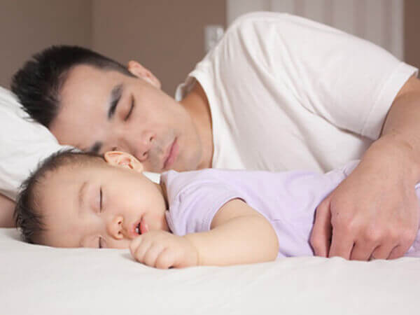 Có nên cho trẻ sơ sinh nằm nghiêng khi ngủ không? 6