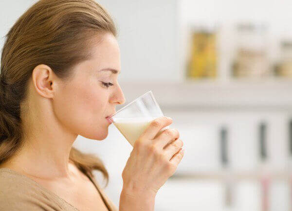 Giải đáp thắc mắc "sau sinh có nên uống sữa tươi" 5