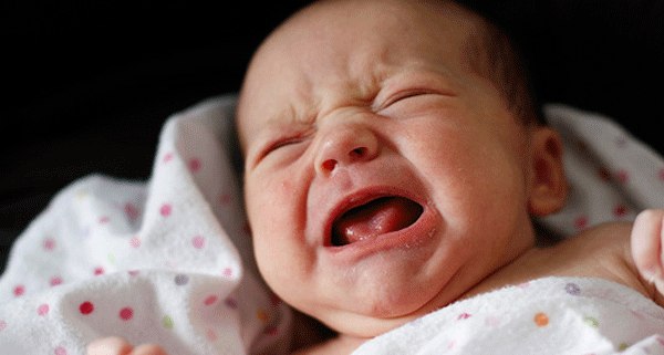 Nguyên nhân nào khiến trẻ quấy khóc ban đêm? 6