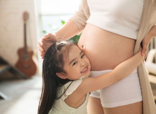 Vừa mang thai vừa chăm sóc con nhỏ, làm sao đây? 8