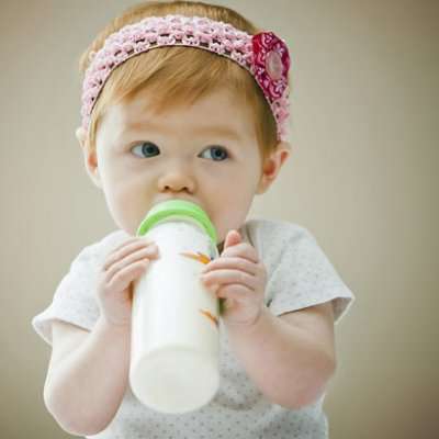 Bé uống bao nhiêu sữa một ngày là đủ? 1