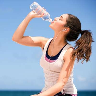 Những thói quen uống nước có hại cho sức khỏe 1