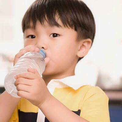 Tác hại khôn lường của việc uống nước không đúng cách 9