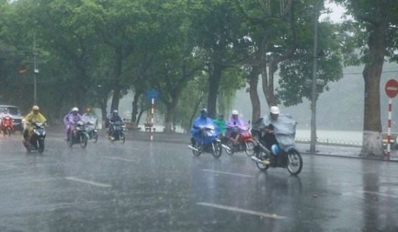 lái xe an toàn mùa mưa bão