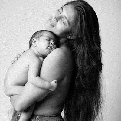 Bộ ảnh khắc họa chân thật hình ảnh cơ thể người mẹ sau sinh 12