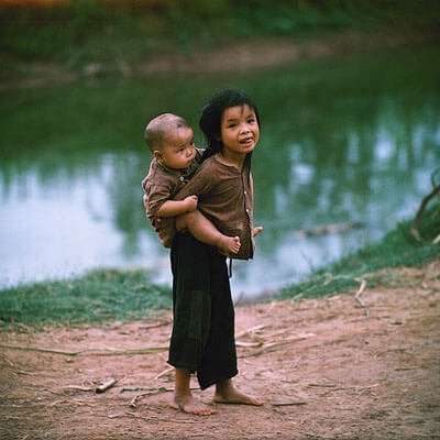 Việt Nam thời chiến qua hình ảnh trẻ em 12