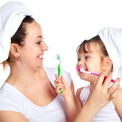 6 cách giúp bé thích thú với việc đánh răng mỗi ngày 1
