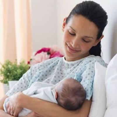 Chăm sóc mẹ và bé sau sinh vào mùa hè đừng bỏ qua 6 lưu ý quan trọng này 1