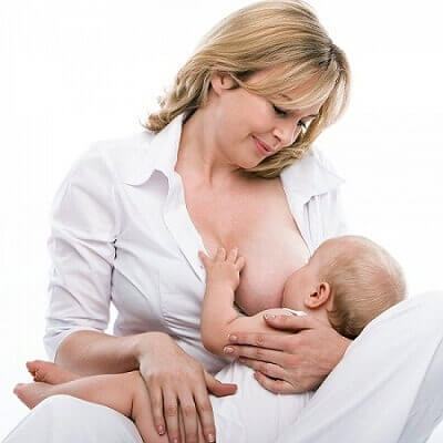 Cách chăm sóc “núi đôi” khi mang thai và cho con bú 1