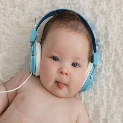 Học lỏm cách dạy con kiểu Nhật giúp trẻ sơ sinh phát triển thính giác và thị giác 6