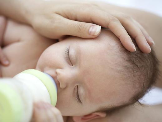 7 điều mẹ cần biết khi cho trẻ uống sữa bột 4