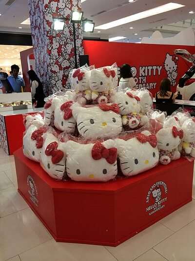 Soc&Brothers chính thức trở thành nhà phân phối Hello Kitty 9