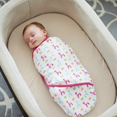 3 bước quấn khăn ủ ấm đúng cách giúp bé ngủ ngon 11