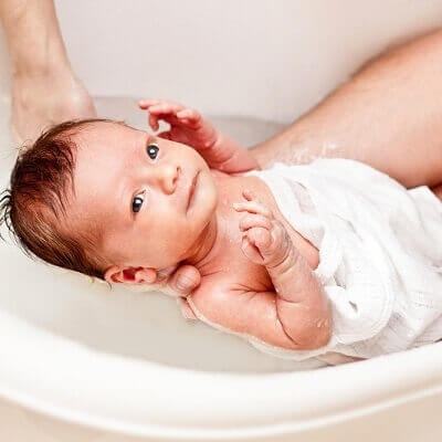 6 lời khuyên khi tắm cho trẻ sơ sinh 8