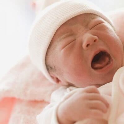 6 cách đốt vía cho trẻ sơ sinh hết khóc bất thường 2