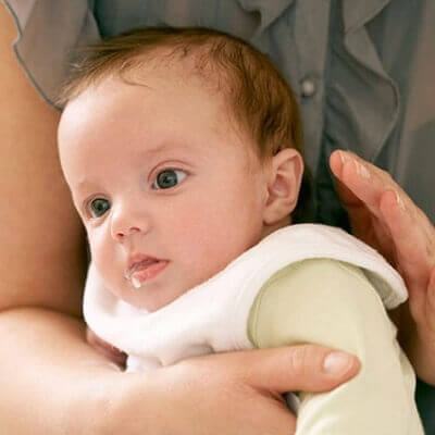 Rỉ tai mẹo chữa trớ sữa cho trẻ sơ sinh ngay lập tức 1