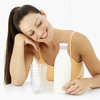 Giải đáp thắc mắc "sau sinh có nên uống sữa tươi" 3