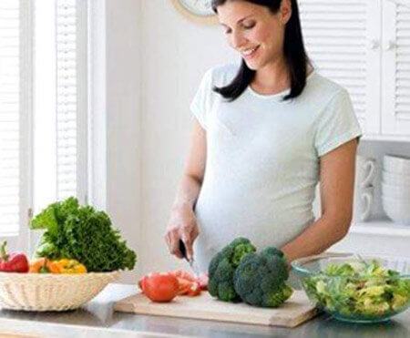 Phụ nữ mang thai nên ăn gì trong tháng đầu tiên? 1