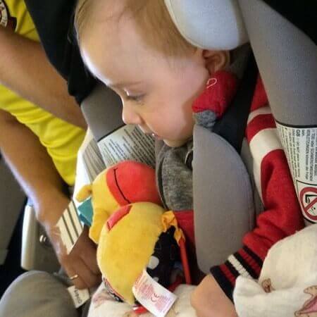 Trẻ 3 tháng tuổi có nên đi xa bằng máy bay không? 2
