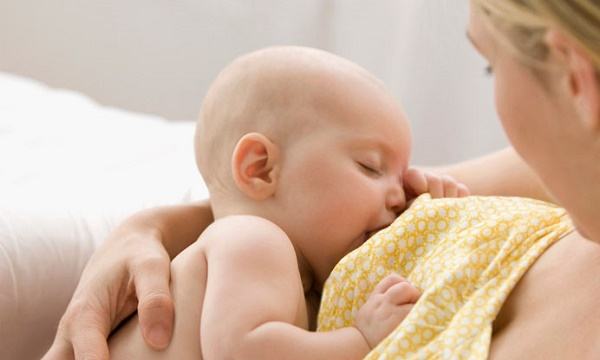 Đối phó với tình trạng giật mình khi ngủ ở trẻ sơ sinh 5