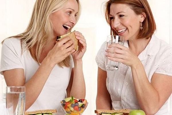 Uống nước ngay sau khi ăn có ảnh hưởng đến tiêu hóa? 2